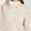 Sweter oversize z dzianiny żakardowej w kolorze lodowym Sweter oversize z dzianiny żakardowej w kolorze lodowym