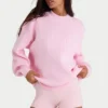 Sweter oversize z dzianiny prążkowanej w kolorze jasnoróżowym