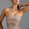 Top bandeau Charnelle z zdobieniami w kolorze migdałowym Top bandeau Charnelle z zdobieniami w kolorze migdałowym