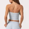 Top bandeau z prążkowanej dzianiny w niebieskie paski Top bandeau z prążkowanej dzianiny w niebieskie paski