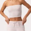 Top bandeau z prążkowanej dzianiny w różowe paski Top bandeau z prążkowanej dzianiny w różowe paski