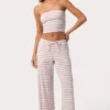 Top bandeau z prążkowanej dzianiny w różowe paski Top bandeau z prążkowanej dzianiny w różowe paski
