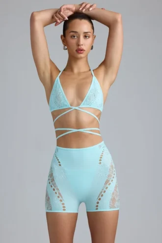 top bikini liberty z ozdobnymi krzyujcymi si ramiczkami w kolorze lodowoniebieskim 1 330x495 - Top bikini Liberty z ozdobnymi krzyżującymi się ramiączkami w kolorze lodowoniebieskim