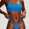 Top bikini z ramiączkami i dekoltem w kształcie łódki z tkaniny seersucker w kolorze neonowym niebieskim Top bikini z ramiączkami i dekoltem w kształcie łódki z tkaniny seersucker w kolorze neonowym niebieskim