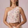 Top z jednym ramiączkiem i detalem w postaci szalika Rae w kwiatowy wzór Primrose Top z jednym ramiączkiem i detalem w postaci szalika Rae w kwiatowy wzór Primrose