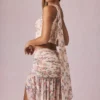 Top z jednym ramiączkiem i detalem w postaci szalika Rae w kwiatowy wzór Primrose Top z jednym ramiączkiem i detalem w postaci szalika Rae w kwiatowy wzór Primrose