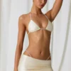 Topy bikini Keshi z trójkątnymi miseczkami i perłowymi detalami w kolorze perłowej bieli Topy bikini Keshi z trójkątnymi miseczkami i perłowymi detalami w kolorze perłowej bieli