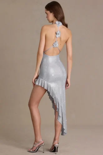 Vivienne Premium – asymetryczna sukienka maxi z głębokim dekoltem, zdobiona kryształkami, w kolorze srebrnym Vivienne Premium – asymetryczna sukienka maxi z głębokim dekoltem, zdobiona kryształkami, w kolorze srebrnym