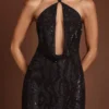 Zelinda – mini sukienka z dekoltem halter i kapturem w kolorze czarnym Zelinda – mini sukienka z dekoltem halter i kapturem w kolorze czarnym